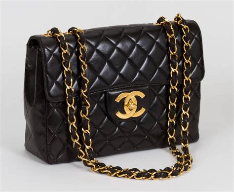 chanel handbag logo.